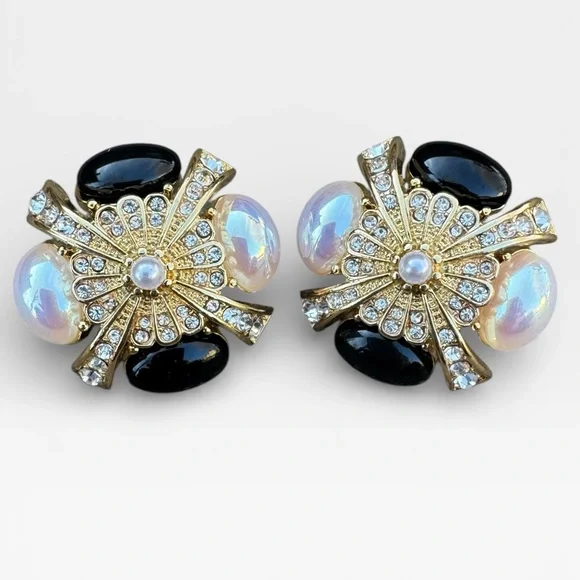 VINTAGE Onyx and Faux Mabe Pearl Cabochon Earrings - Picture 3 of 12